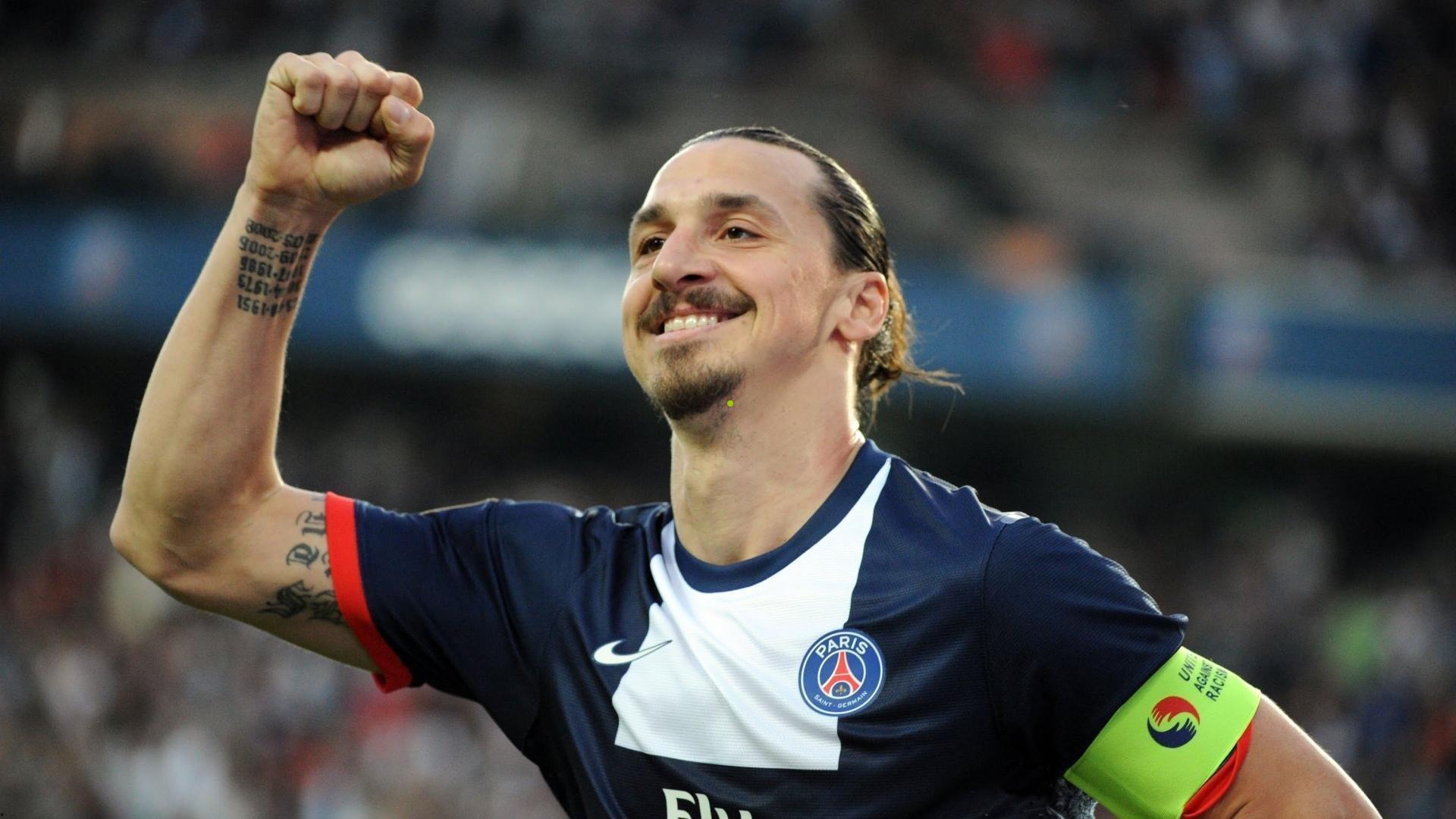 德转年度最佳左边锋评选揭晓,迪亚斯、KK、拉菲尼亚与维尼修斯竞逐巅峰荣誉