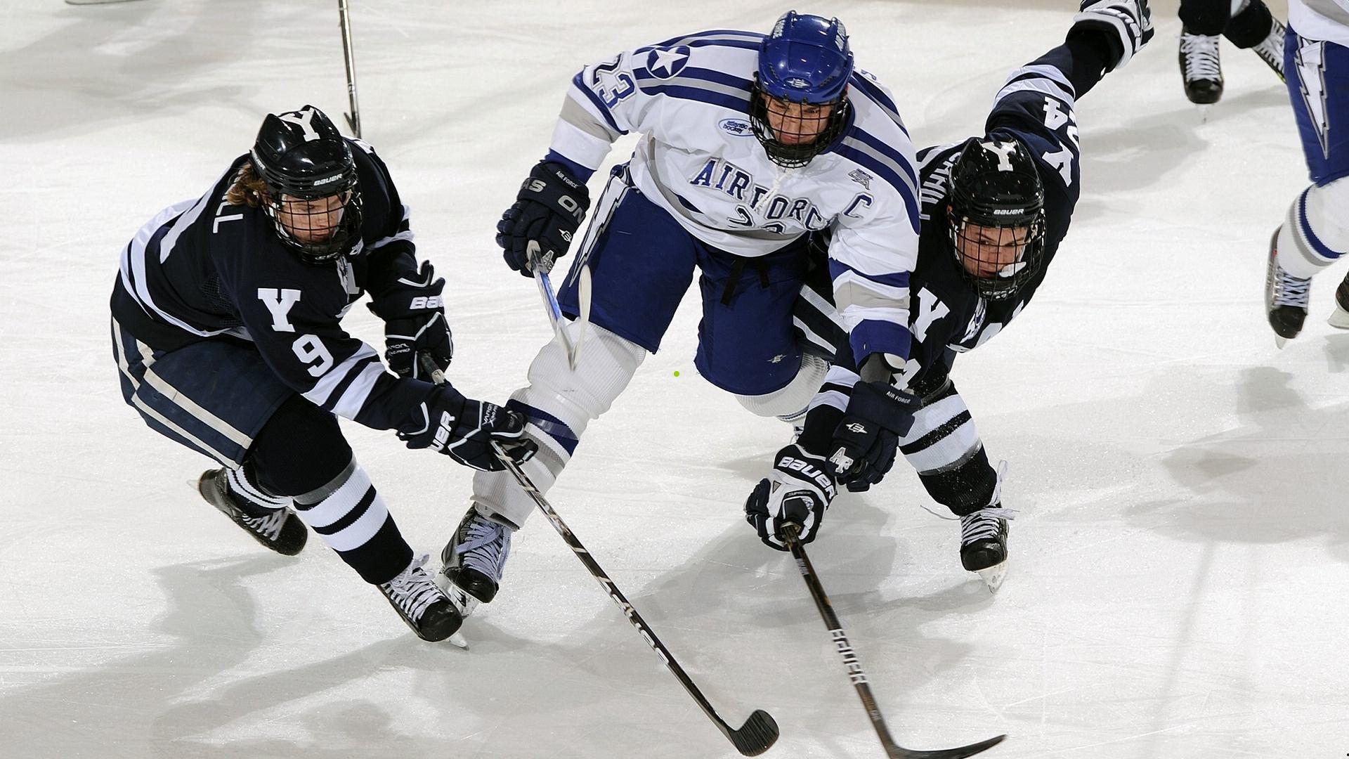 李圣龙三场两球奠定中锋主力，自信宣言助推球队前行